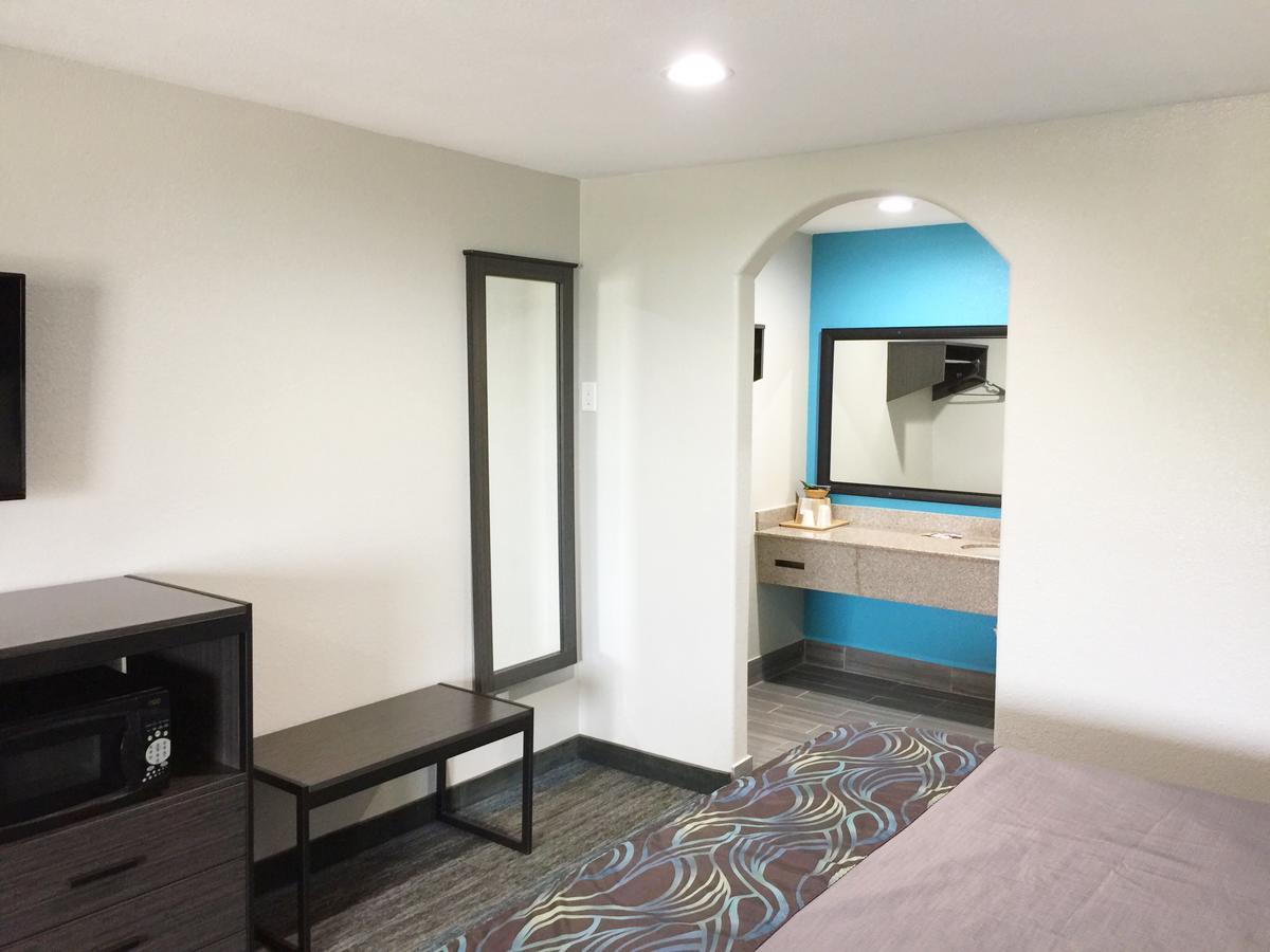 Americas Best Value Inn & Suites Mont Belvieu Houston Eldon Exterior foto